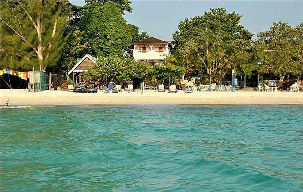 Secret Cabins At Firefly Beach Cottage Negril Exterior photo