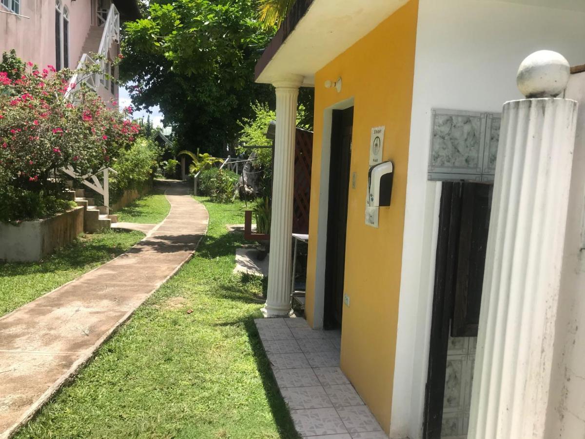 Secret Cabins At Firefly Beach Cottage Negril Exterior photo